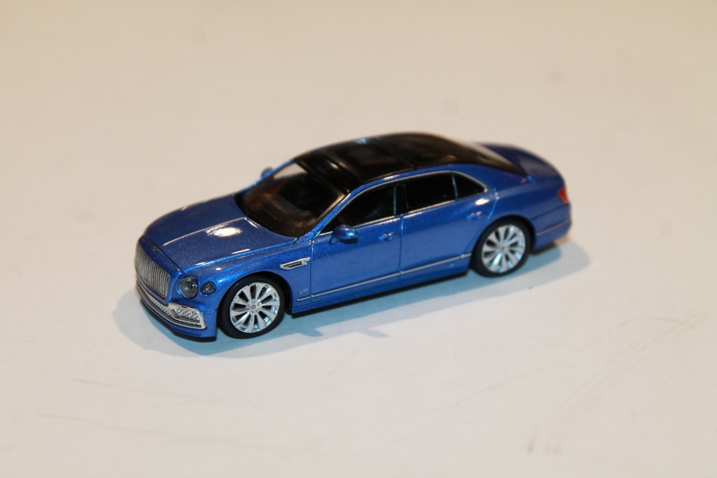 BENTLEY FLYING SPUR NEPTUNE MINI GT 1/64°