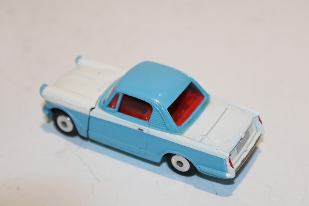 TRIUMPH HERALD COUPE BLEU CORGI TOYS 1/43°