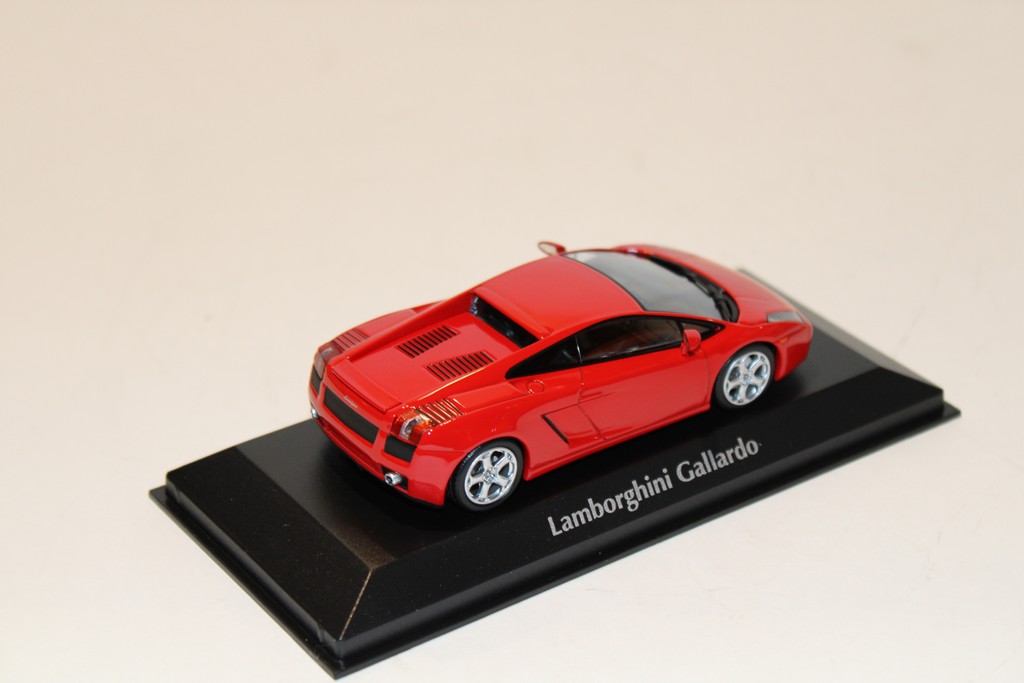 LAMBORGHINI GALLARDO ROUGE MAXICHAMPS 1/43°