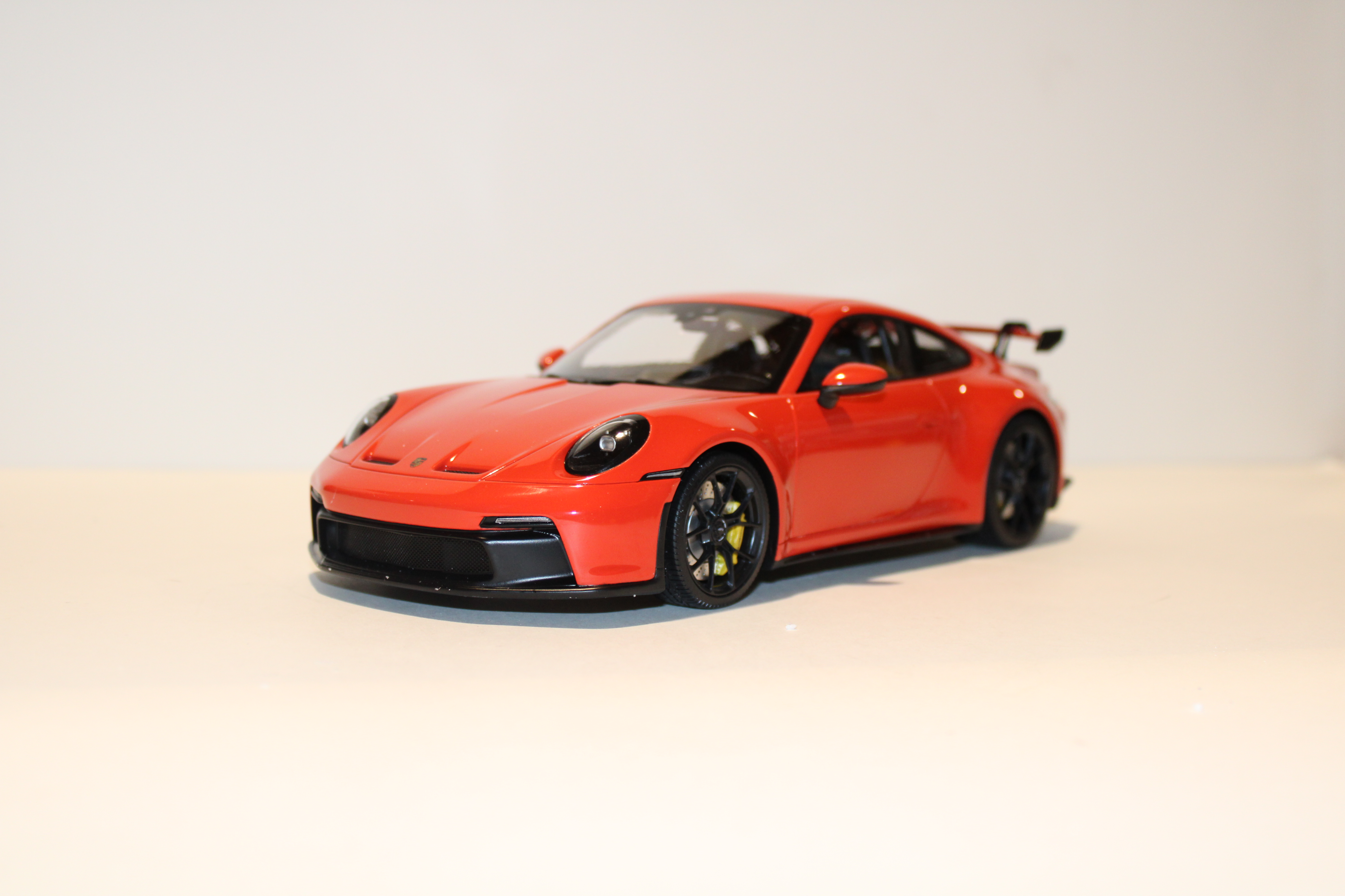 PORSCHE 911 (992) GT3 ORANGE MINICHAMPS 1/18°