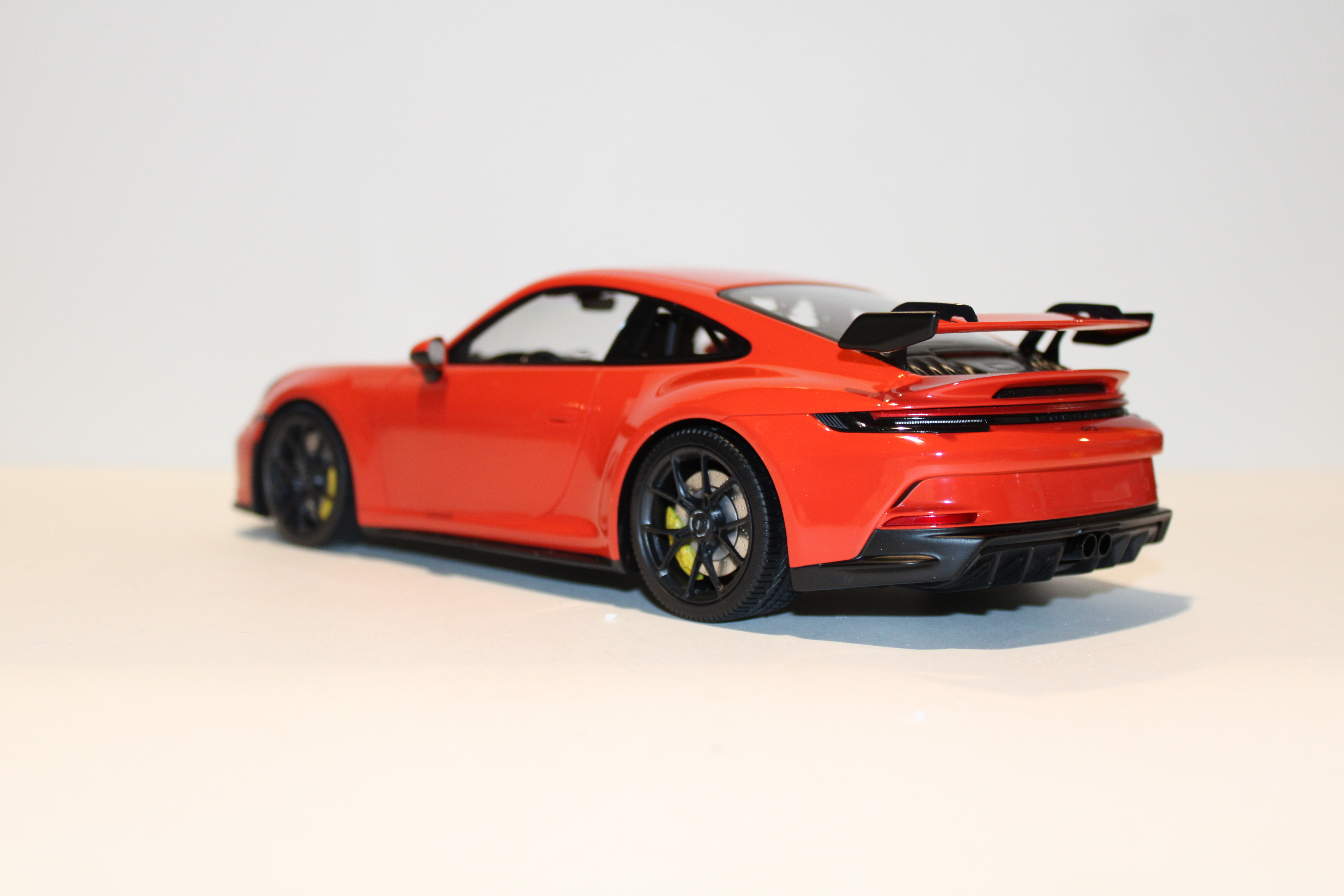 PORSCHE 911 (992) GT3 ORANGE MINICHAMPS 1/18°