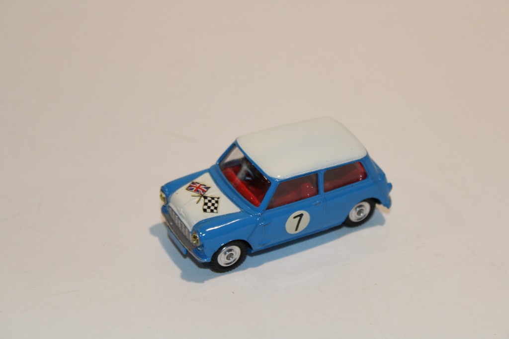 MORRIS MINI COOPER BLEU CORGI TOYS 1/43°