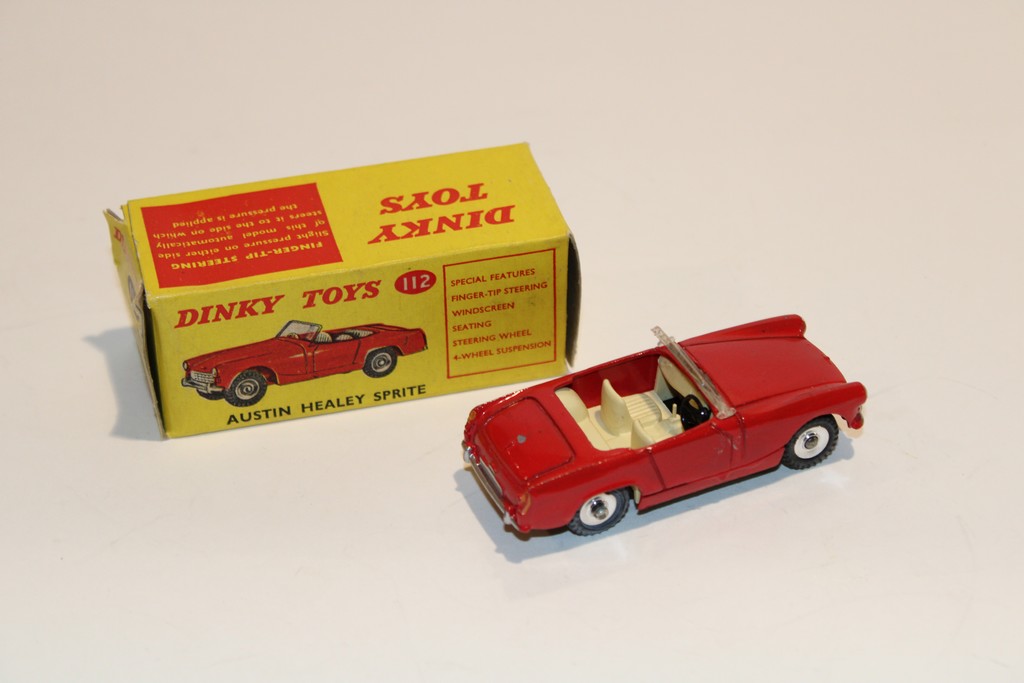 AUSTIN HEALEY SPRITE ROUGE DINKY TOYS 1/43°