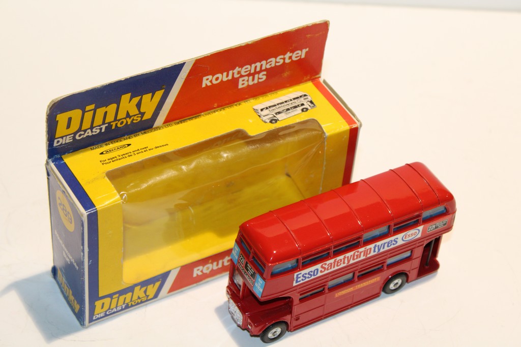 BUS LONDONIEN 1964 DINKY TOYS 1/55°