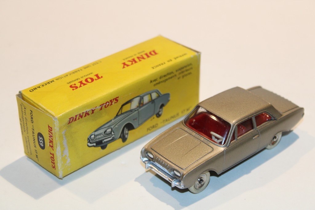 FORD TAUNUS 17 M OR 1965 DINKY TOYS 1/43°