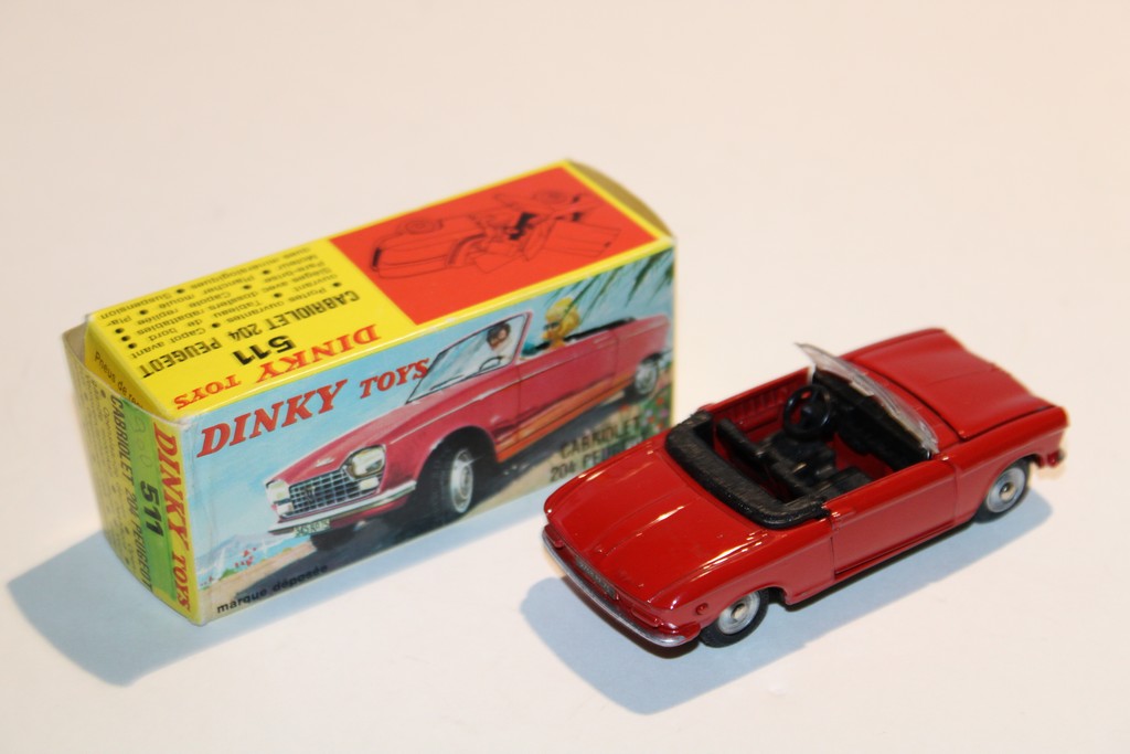 PEUGEOT 204 CABRIOLET ROUGE 1968 DINKY TOYS 1/43°