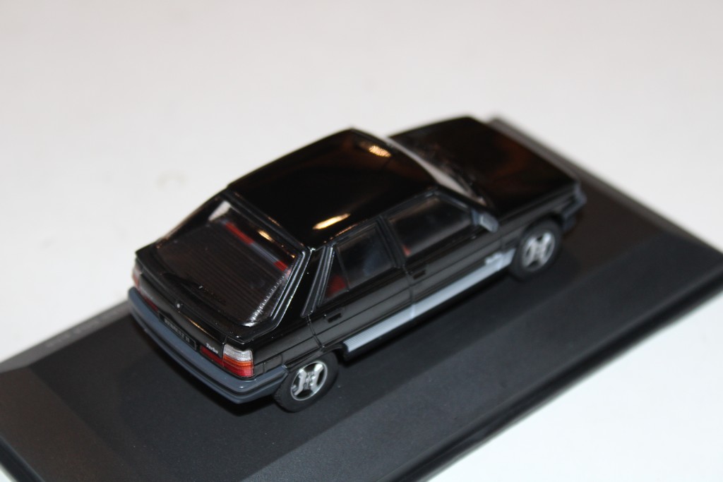 RENAULT 11 TURBO 5 PORTES 1986 NOIR ODEON 1/43°