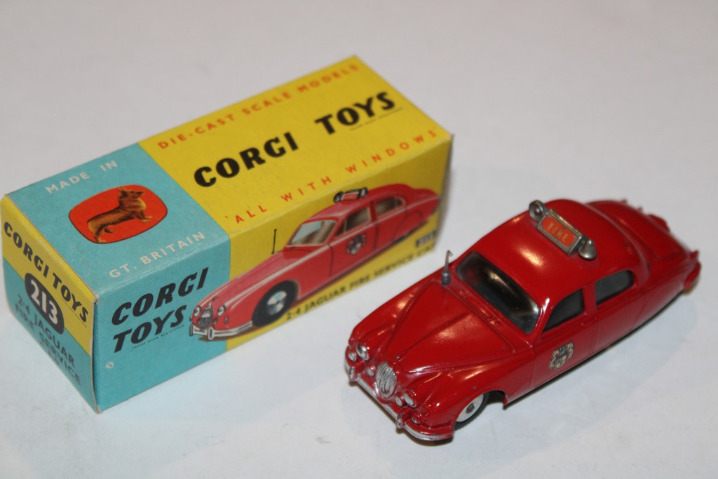 激安通販サイト) CORGI NO.213 JAGUAR 2＋4 FIRE SERVICE CAR - おもちゃ