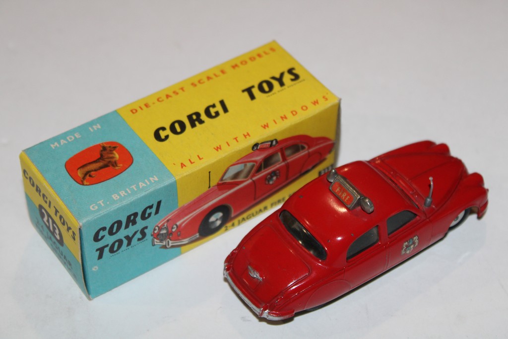 CORGI NO.213 JAGUAR 2＋4 FIRE SERVICE CAR-