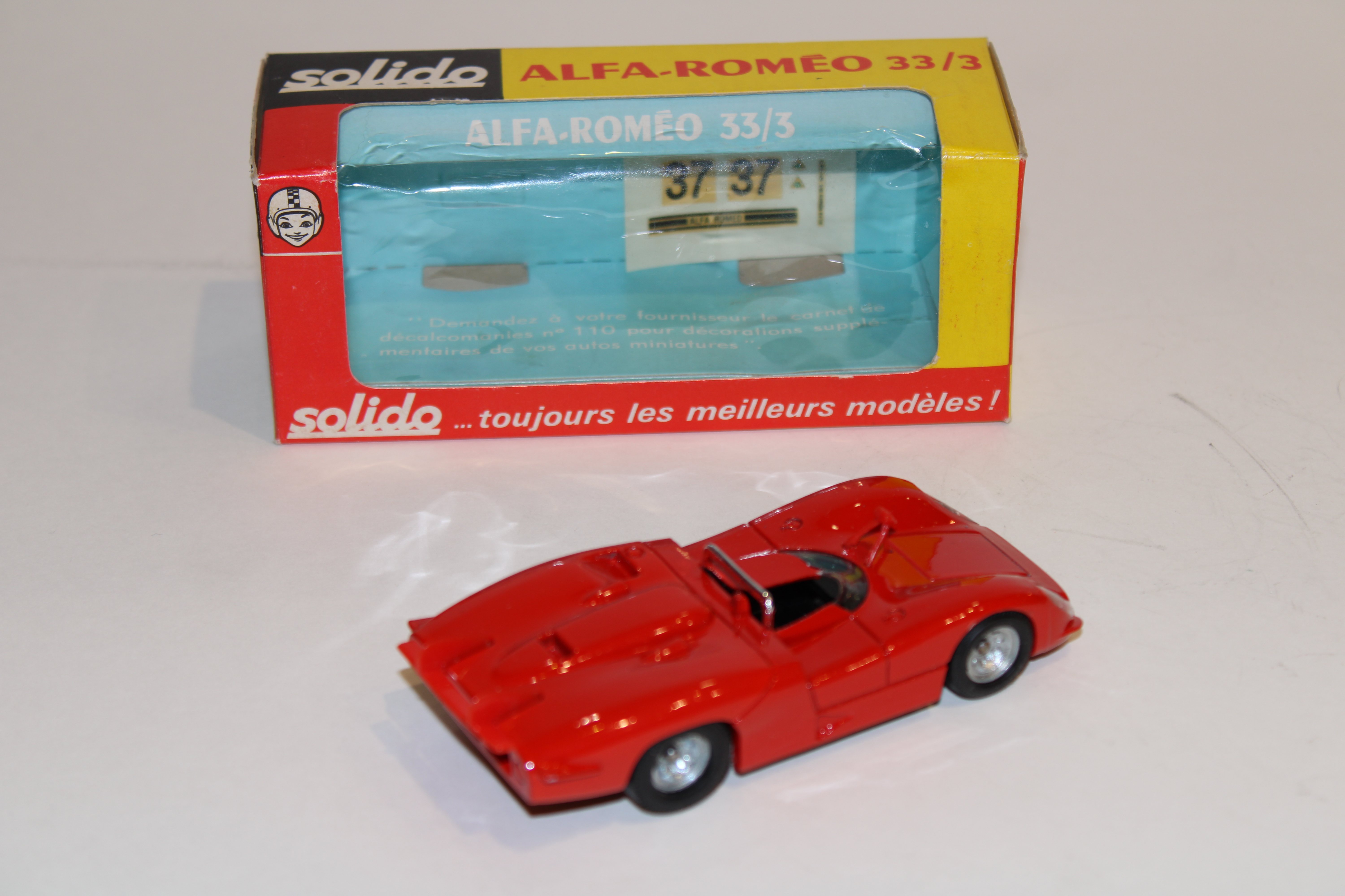 ALFA-ROMEO 33/3 N°37 ROUGE SOLIDO 1/43°