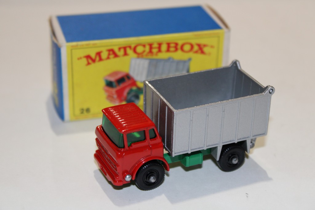 GMC TIPPER TRUCK MATCHBOX 1/64°