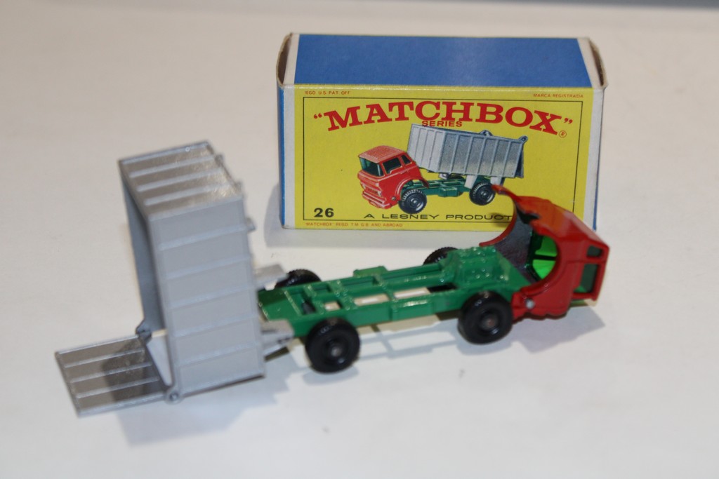 GMC TIPPER TRUCK MATCHBOX 1/64°