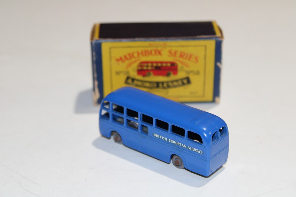 BEA COACH - MATCHBOX 1/64