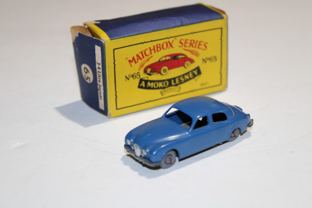 JAGUAR MK2 3-4 LITRE BLUE - MATCHBOX 1/64