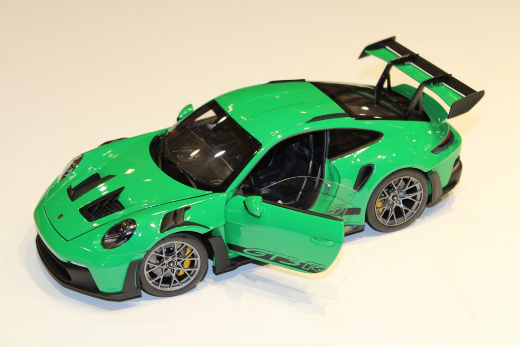 PORSCHE 911-992 GT3 RS 2023 VERT PYTHON NOREV 1/18°