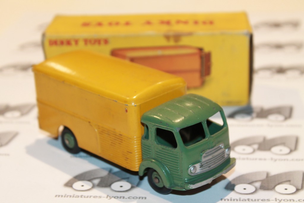 SIMCA FOURGON "CARGO" JAUNE ET VERT 1955 DINKY TOYS 1/43°