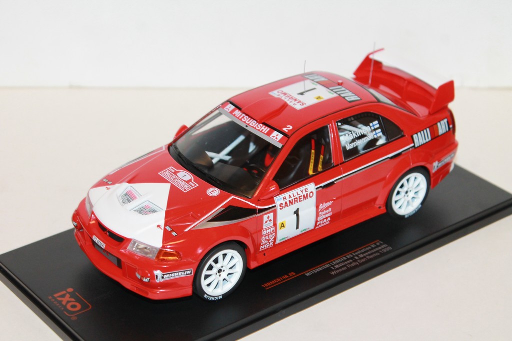 MITSUBISHI LANCER RD EVOLUTION VI N°1 VAINQUEUR RALLYE SAN REMO 1999 IXO 1/18°