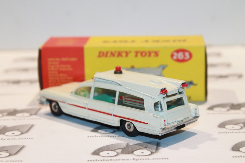 dinky ambulance