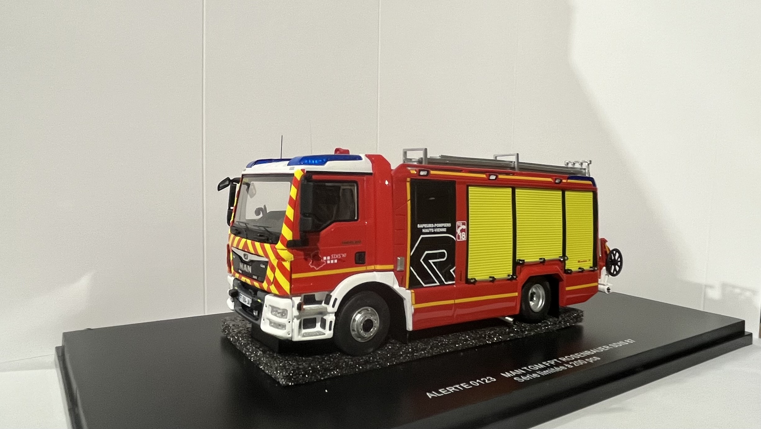 MAN TGM FPT ROSENBAUER SDIS 87 ALERTE 1/43