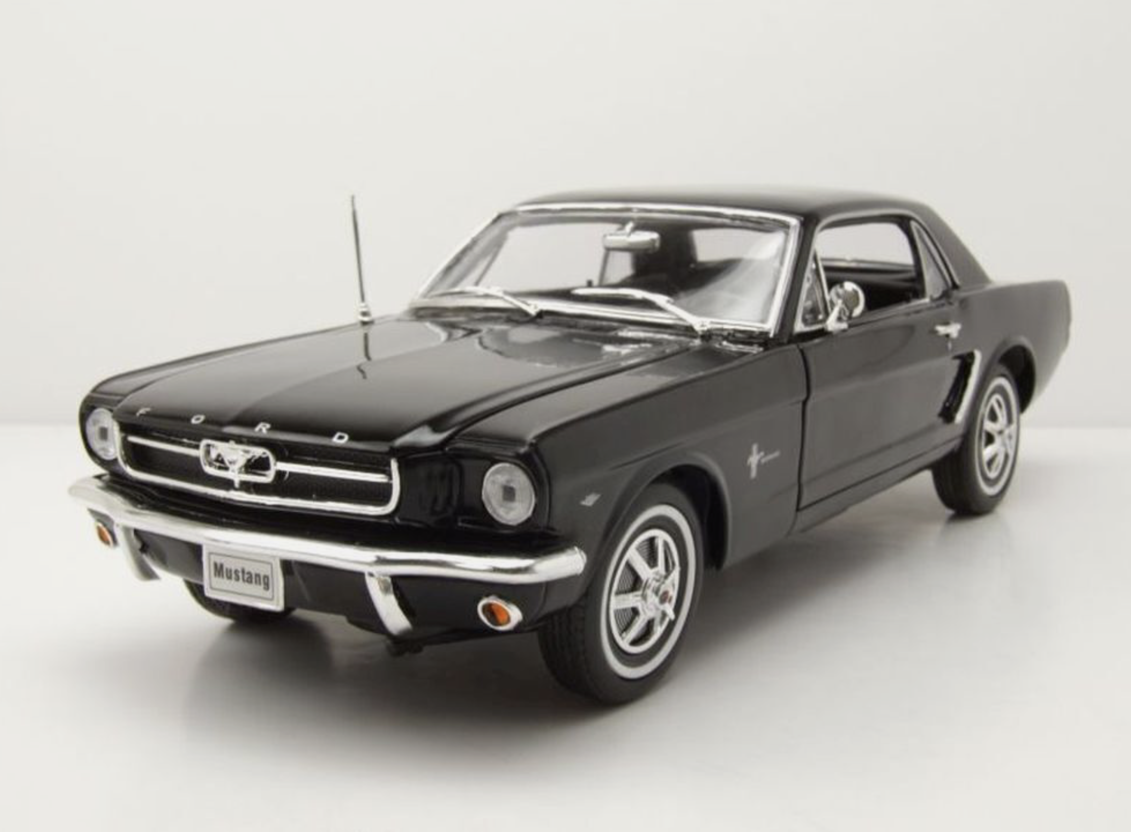 Ford Mustang 1964 Hard Top Noir Welly 1/18º