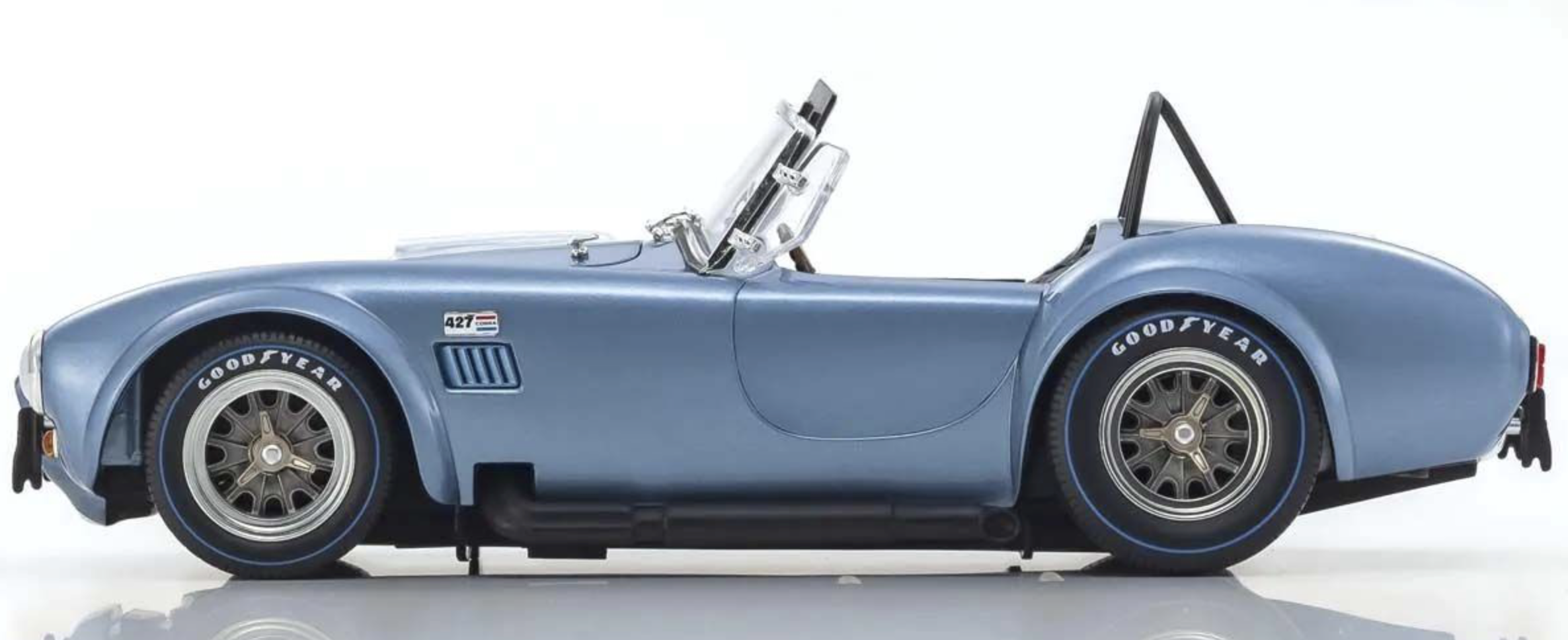 Shelby Cobra 427 S/C Spider 1962 Light Blue-WhiteKyosho 1:18