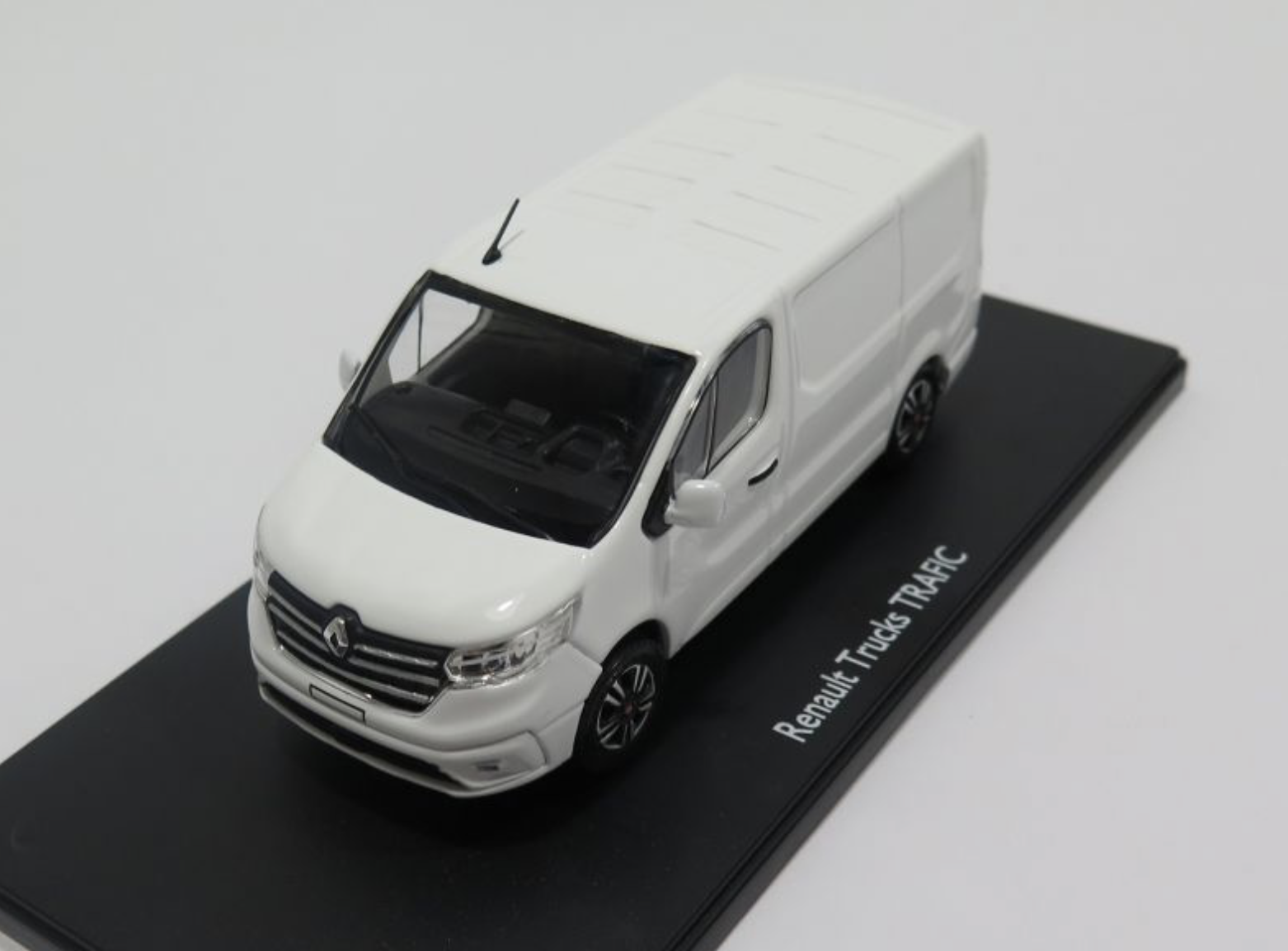 RENAULT TRUCKS TRAFIC 1/43 ELIGOR