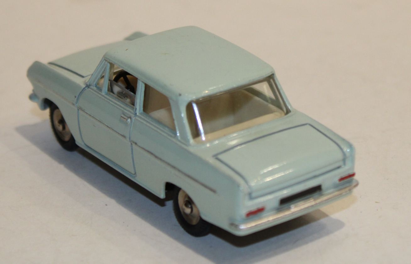 OPEL KADETT DINKY TOYS 1/43