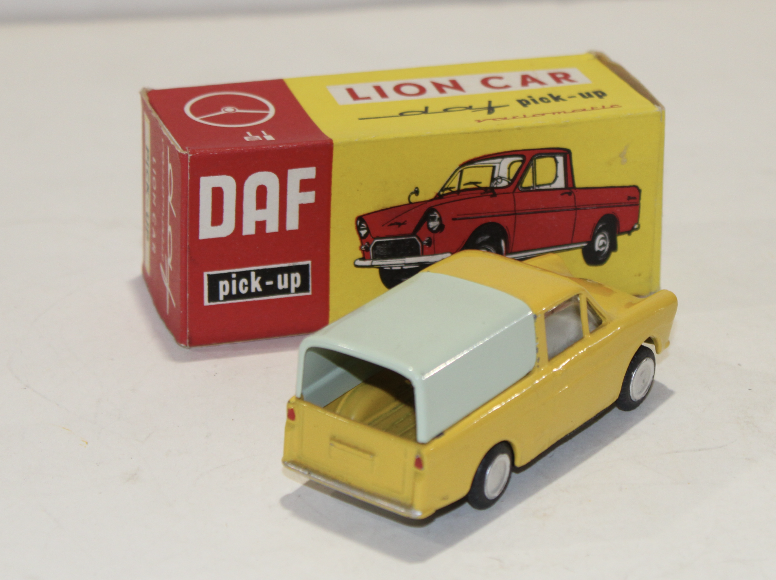 DAF PICK UP LION CAR  JOUNE 1/43