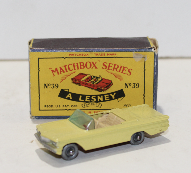 PONTIAC CONVERTIBLE MATCHBOX 1/64