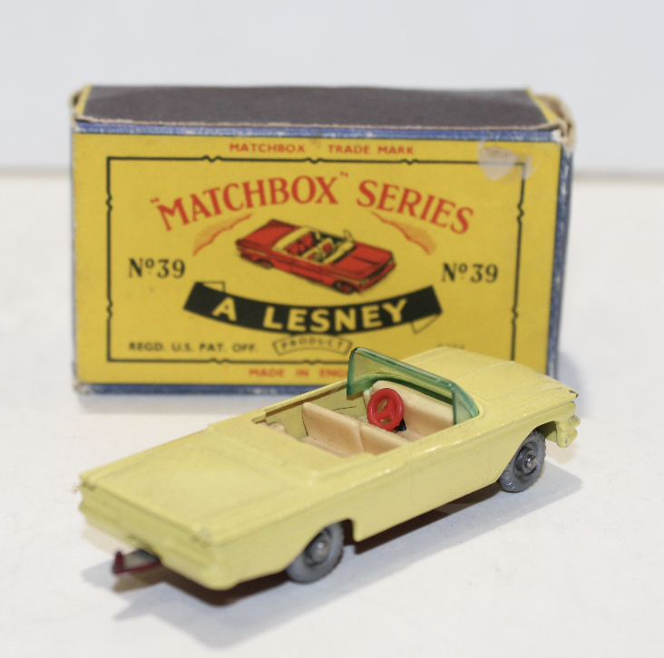 PONTIAC CONVERTIBLE MATCHBOX 1/64