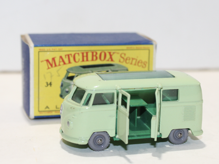 VOLKSWAGEN CAMPING CAR MATCHBOX 1/64