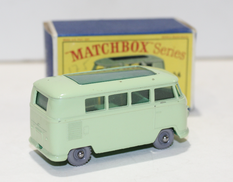 VOLKSWAGEN CAMPING CAR MATCHBOX 1/64