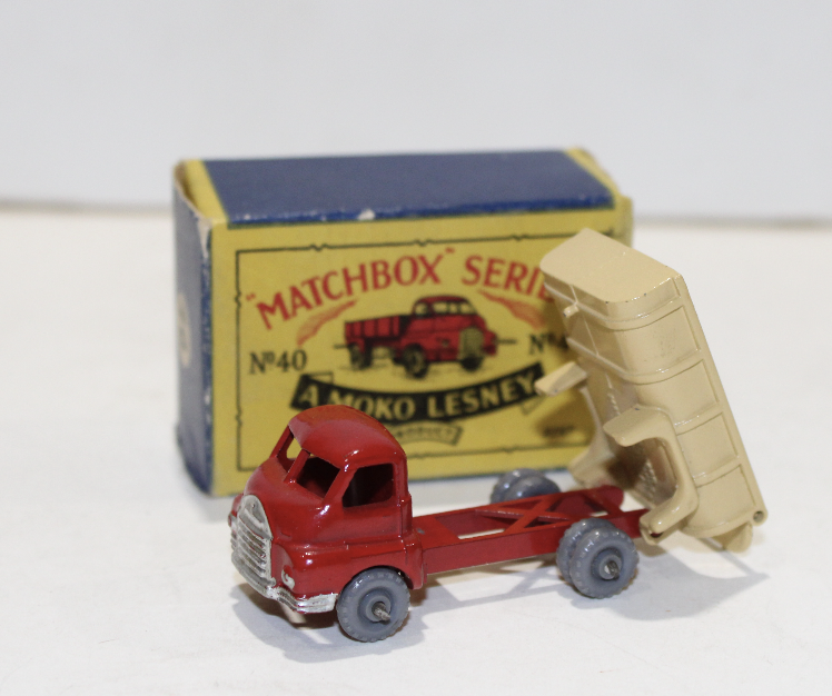 BEDFORD 7 TON TIPPER MATCHBOX 1/64