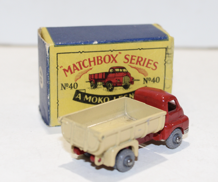 BEDFORD 7 TON TIPPER MATCHBOX 1/64