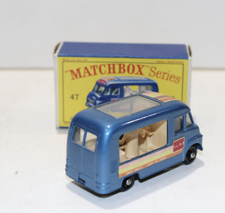 LYONS MAID ICE CREAM MOBILE SHOP MATCHBOX 1/64