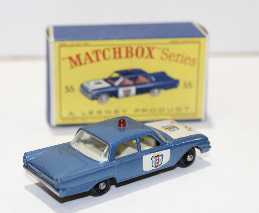 POLICE PATROL CAR MATCHBOX 1/64