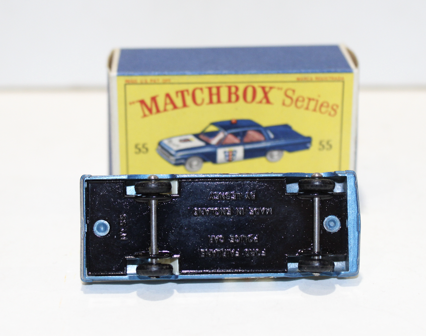 POLICE PATROL CAR MATCHBOX 1/64