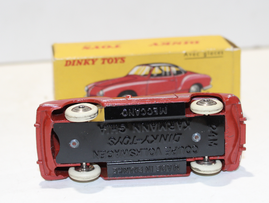 VOLKSWAGEN KARMANN - GHIA DINKY TOYS 1/43