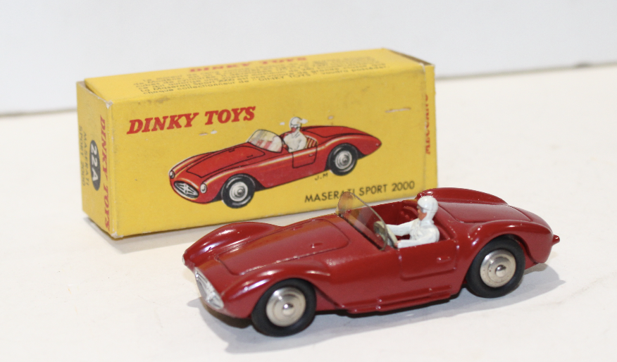 MASERATI SPORT 2000 DINKY TOYS 1/43