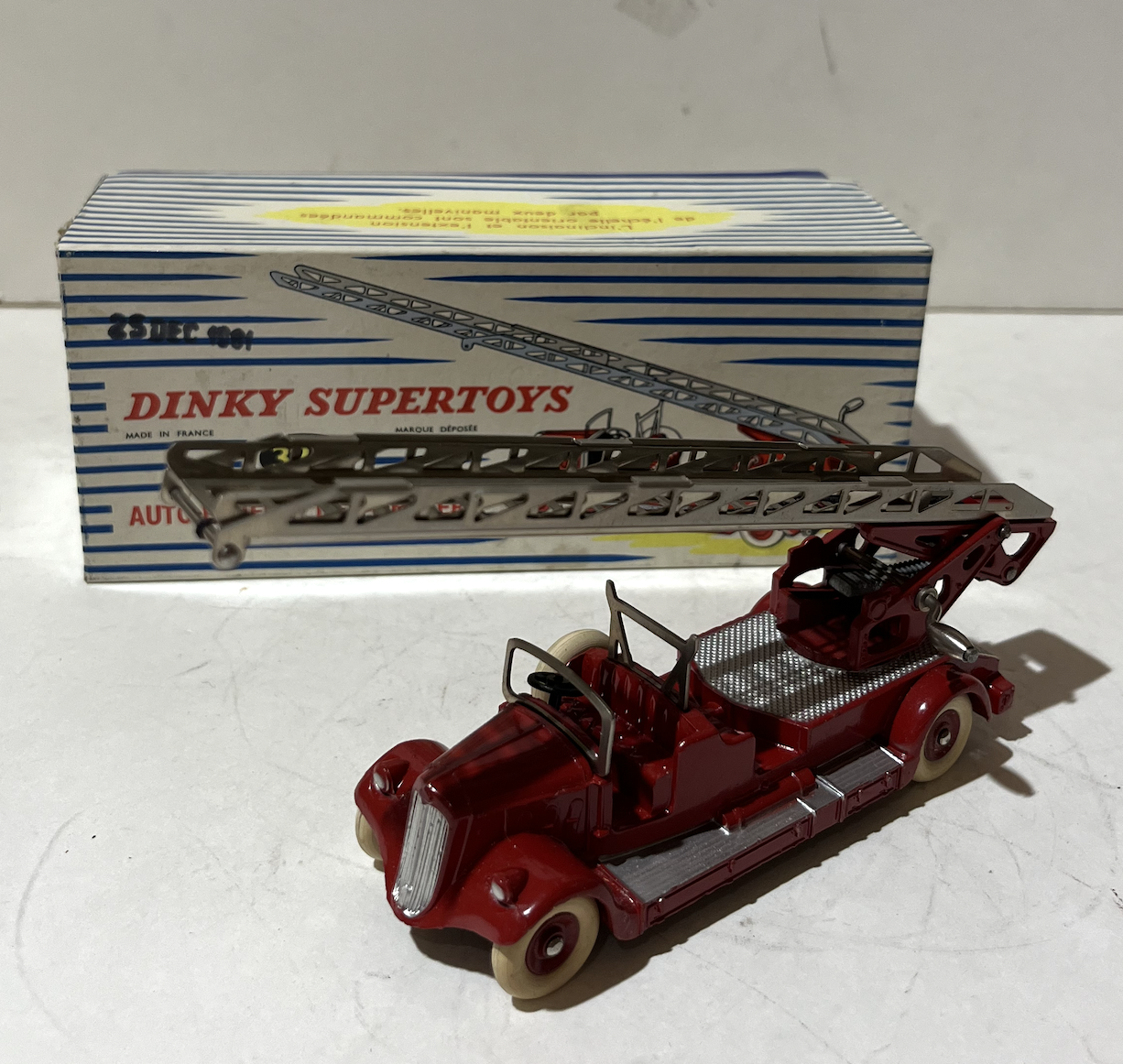 AUTO ECHELLE DE POMPIERS 1/43 DINKY TOYS