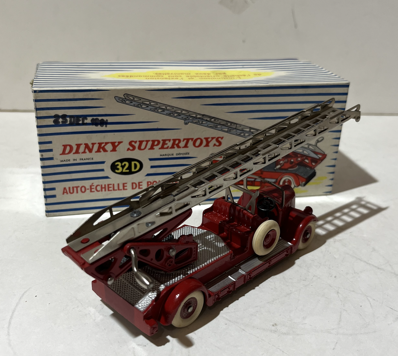 AUTO ECHELLE DE POMPIERS 1/43 DINKY TOYS