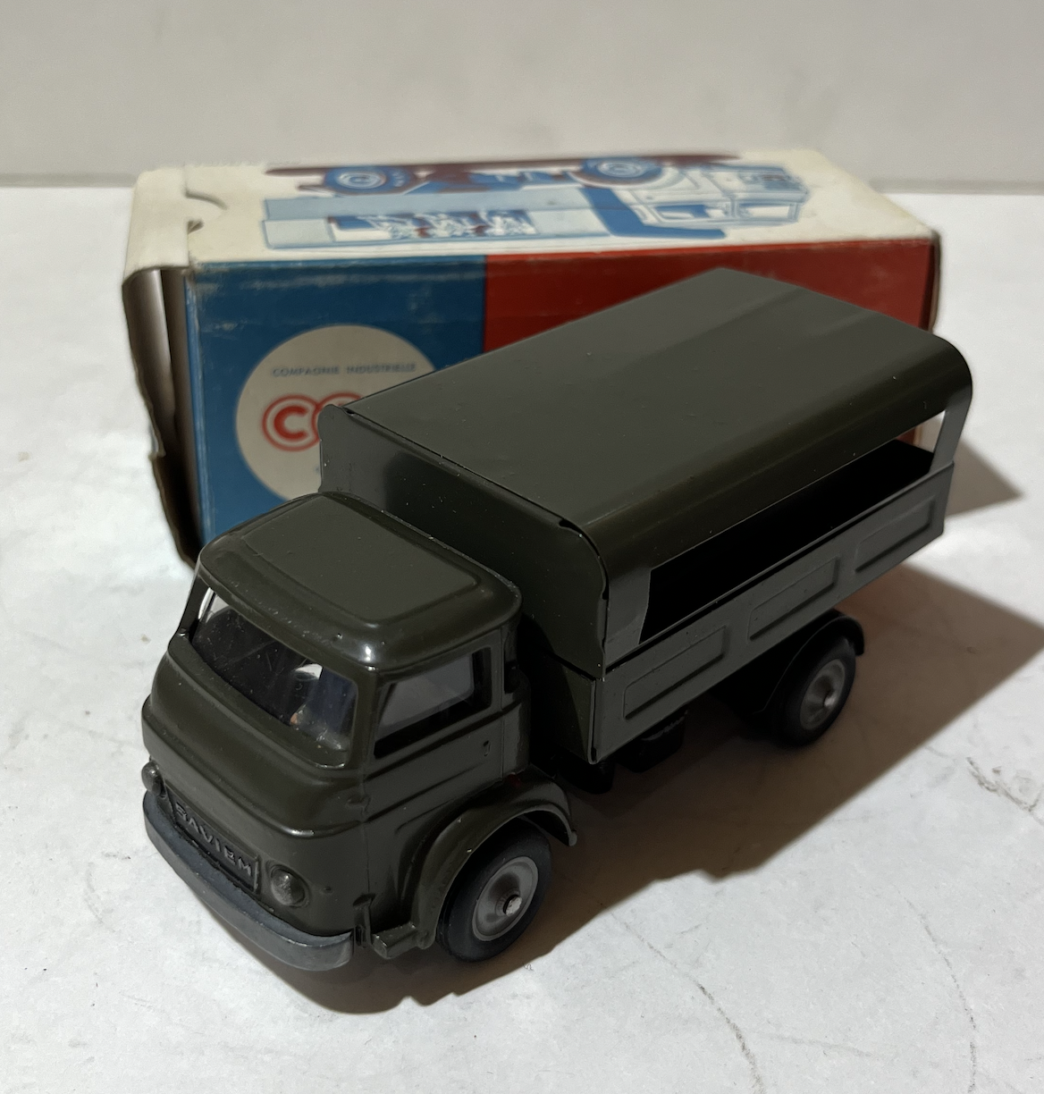 CAMION MILITAIRE TRANSPORT DE TROUPES CIJ 1/43