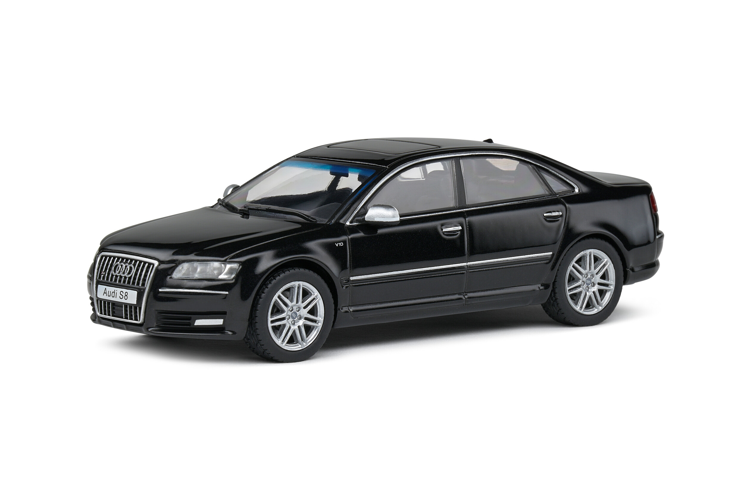 AUDI S8 D3 BLACK