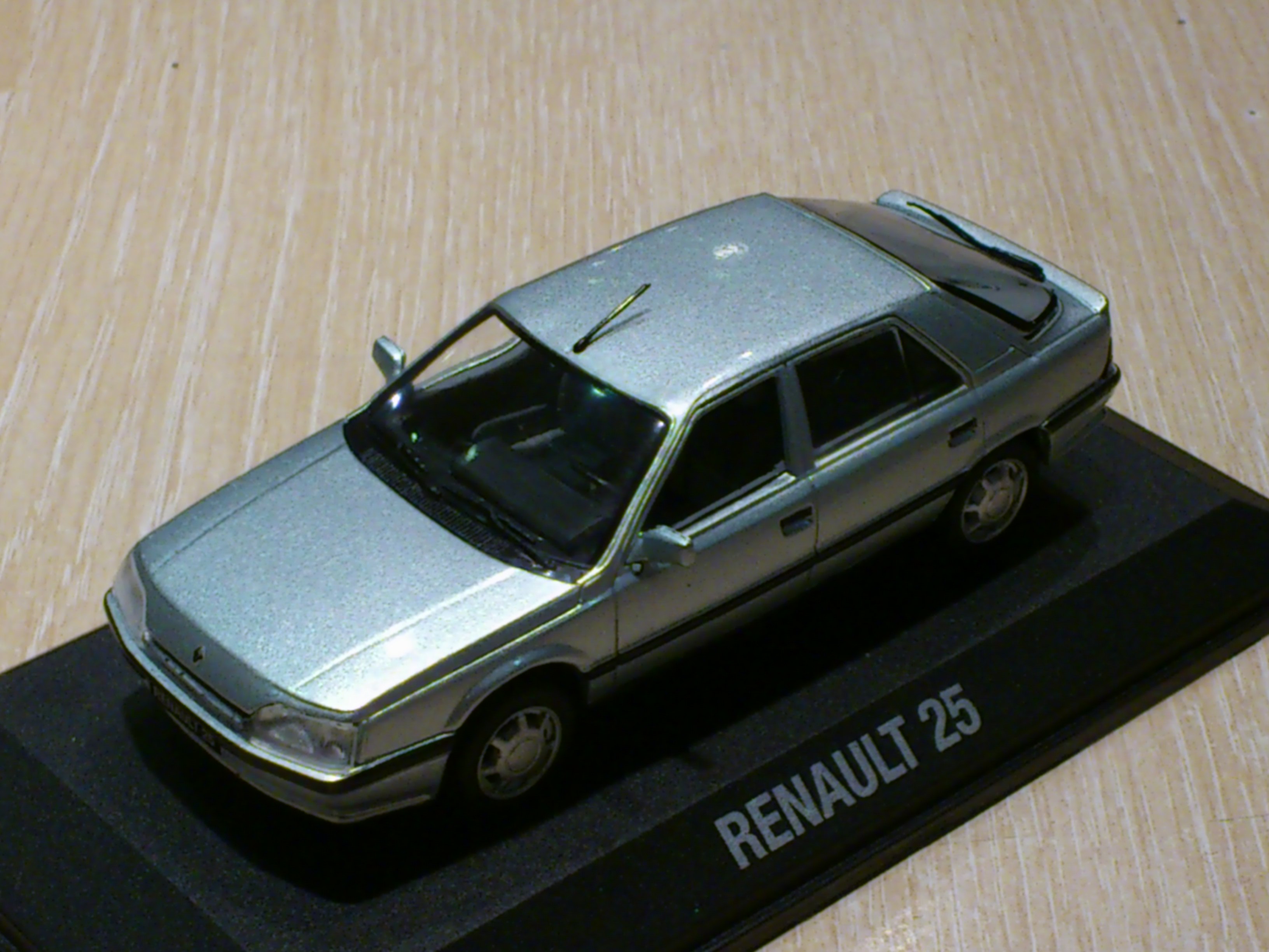 Renault hotsell 25 miniature