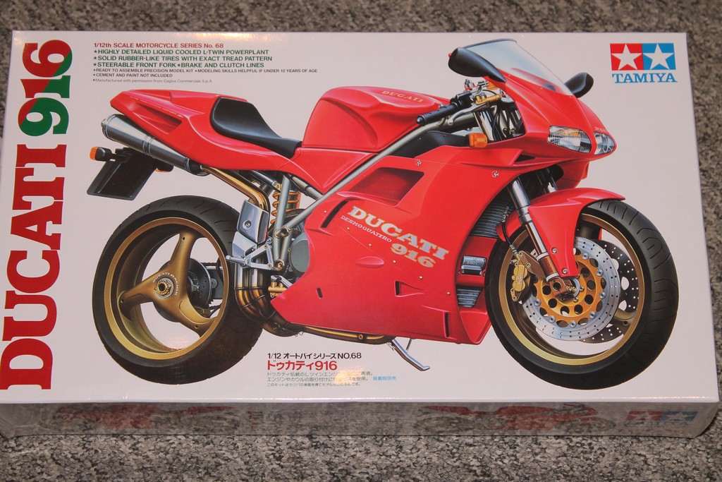 DUCATI 916 1993 TAMIYA 1/12°