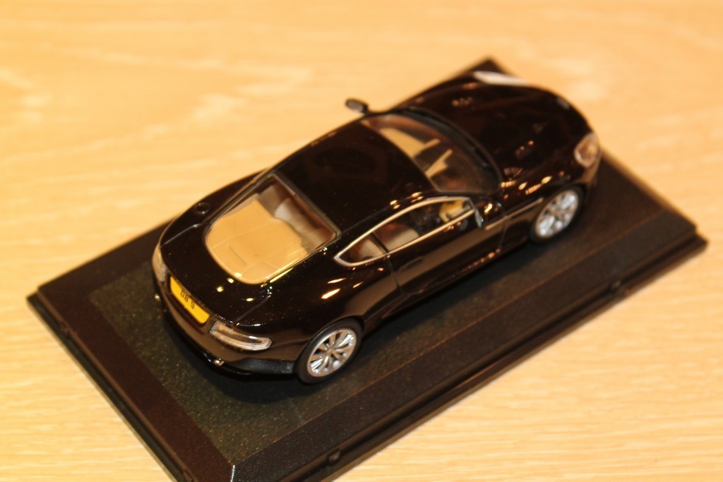 ASTON MARTIN DB9 2015 NOIR OXFORD 1/43°