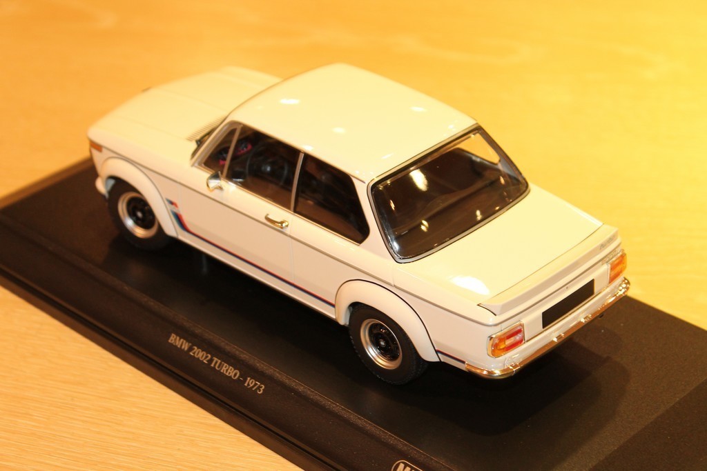 BMW 2002 TURBO BLANC 1973 MINICHAMPS 1/18°