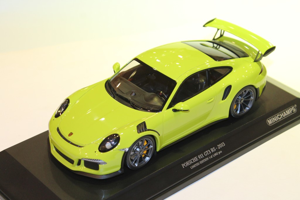 ポルシェ 911 GT3 RS 2015 ミニチャンプス 1/18 - ミニカー