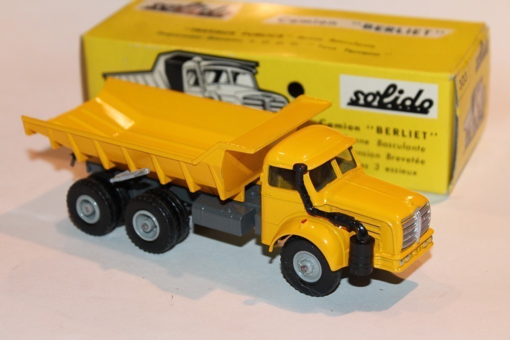 CAMION BERLIET GBO BENNE JAUNE SOLIDO 1/43°