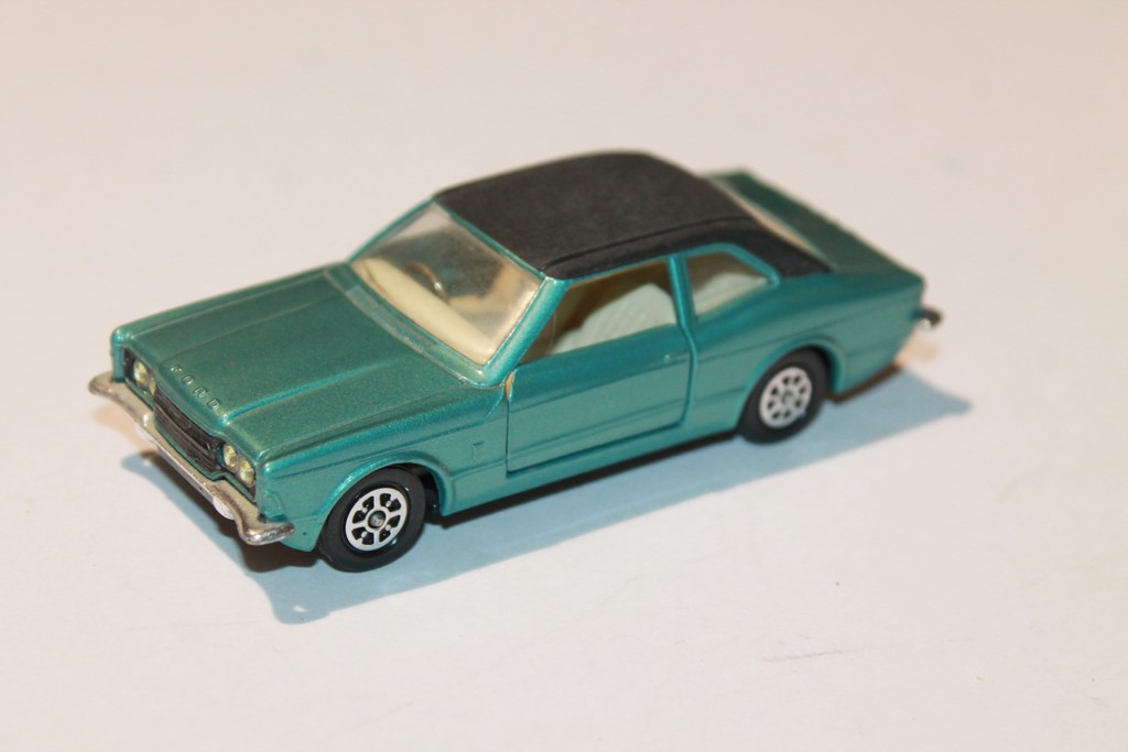 corgi ford cortina gxl